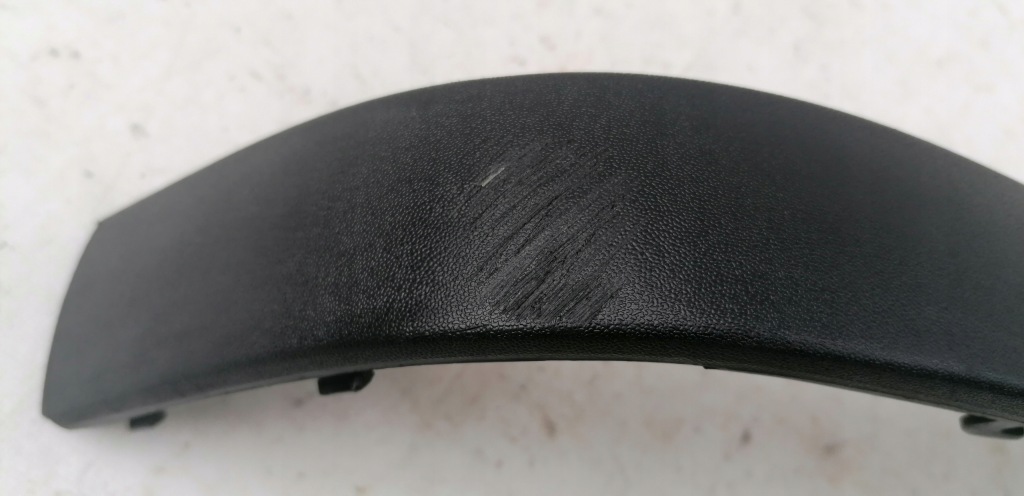 Bmw 3 e36 молдинг середня + ліва бампера задній в Україні