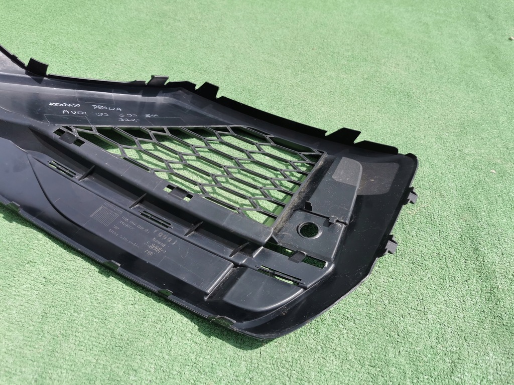 фото №10, Решітка права бампера перед передній audi q2 sq2 81a 81a807682s