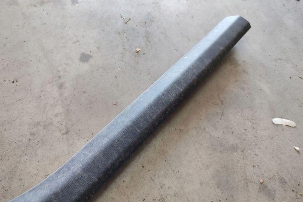 фото №8, Передняя правая молдинг декоративная порог vw passat b7 362 561853371c бензиновый