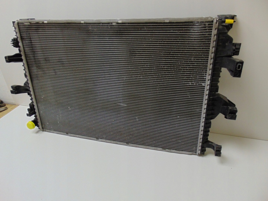 Радиатор воды vw transporter t5 t6 2.0 tdi 7e0121253f Оригинал