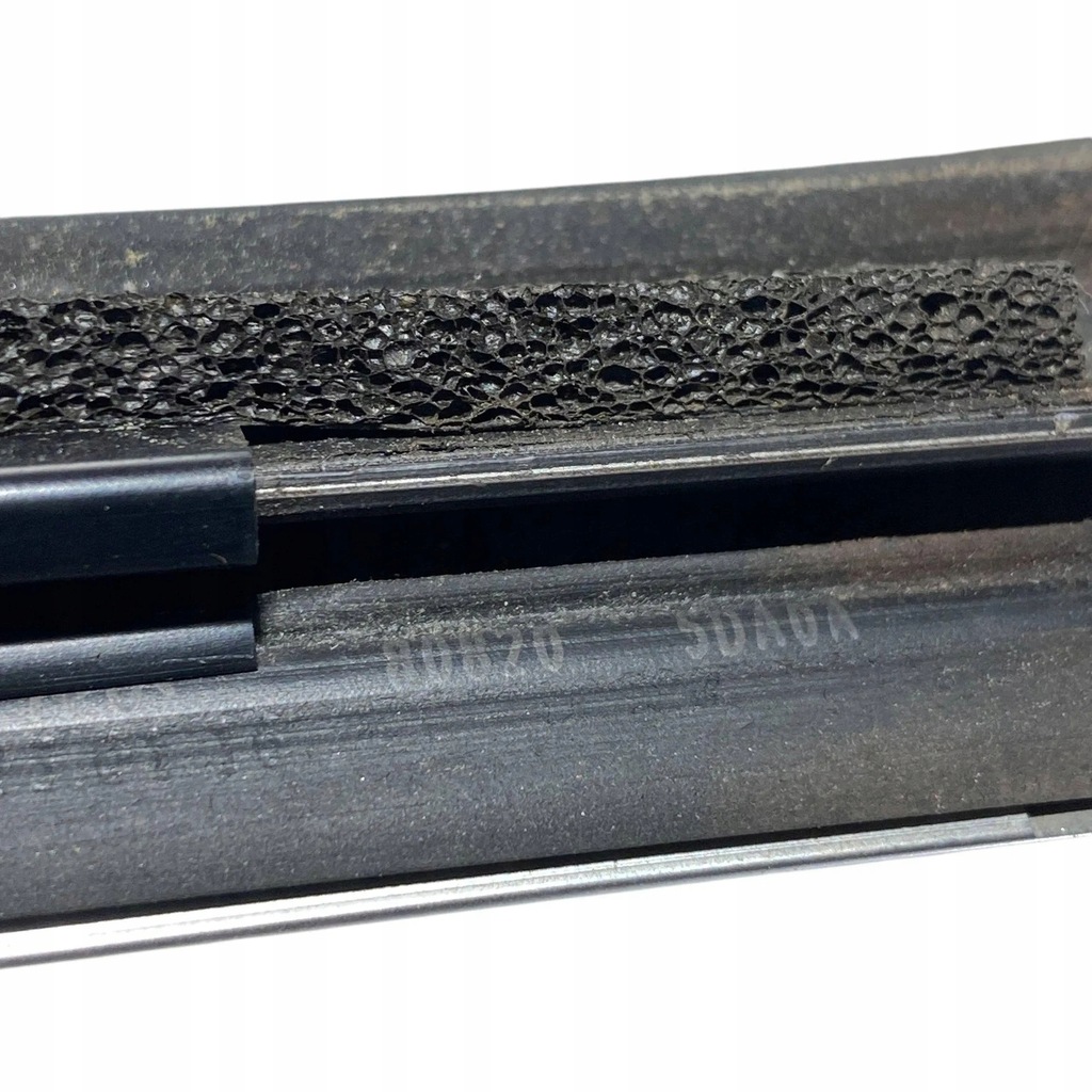 фото №9, Молдинг ущільнювач правих передніх двері infiniti q30 808205da1a 2.0l