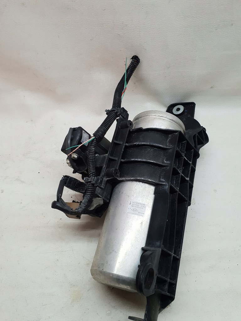 фото №9, Renault zoe 11-18 конденсатор осушувач кондиціонера кронштейн 921405885r