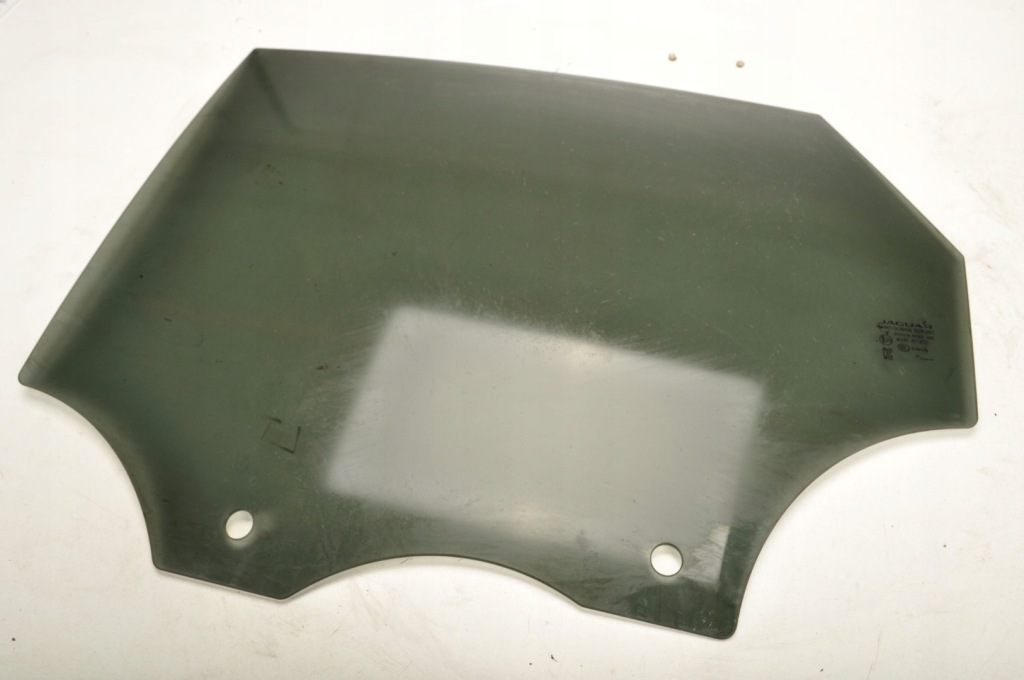 Купить Jaguar e-pace стекло левая задняя 2017r