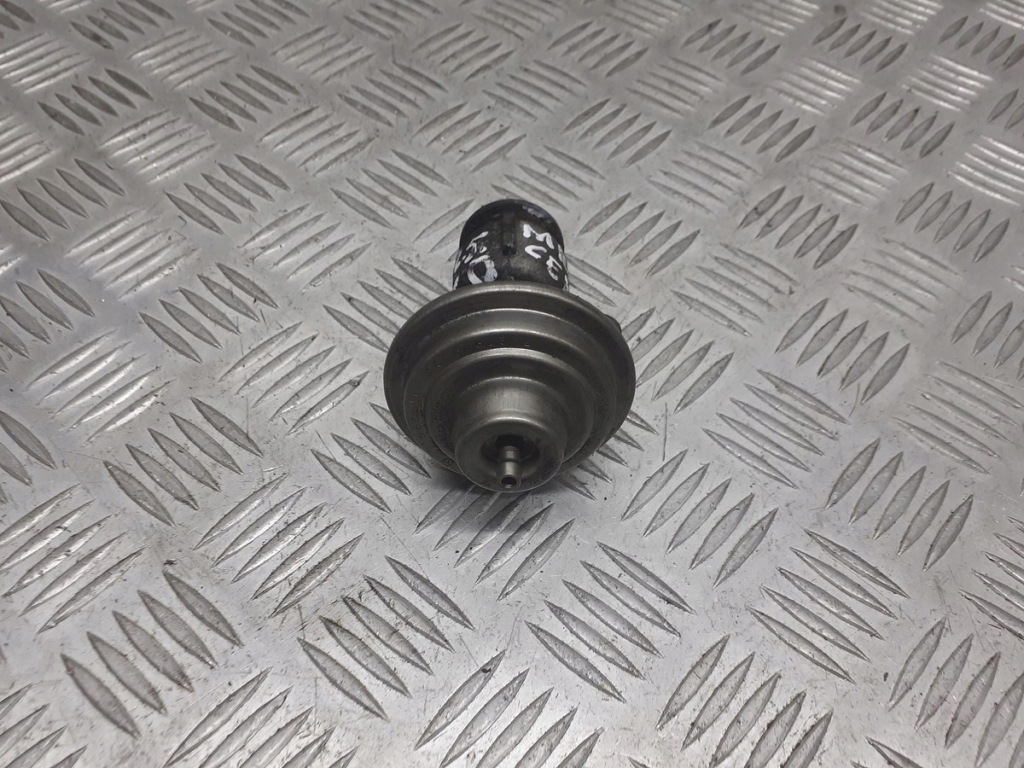 Клапан egr mercedes w210 2.5 td 0021401760 Ціна