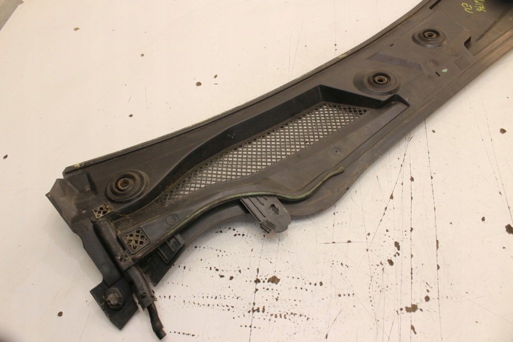 Жабо 1768300013 mercedes w176 европа Оригинал