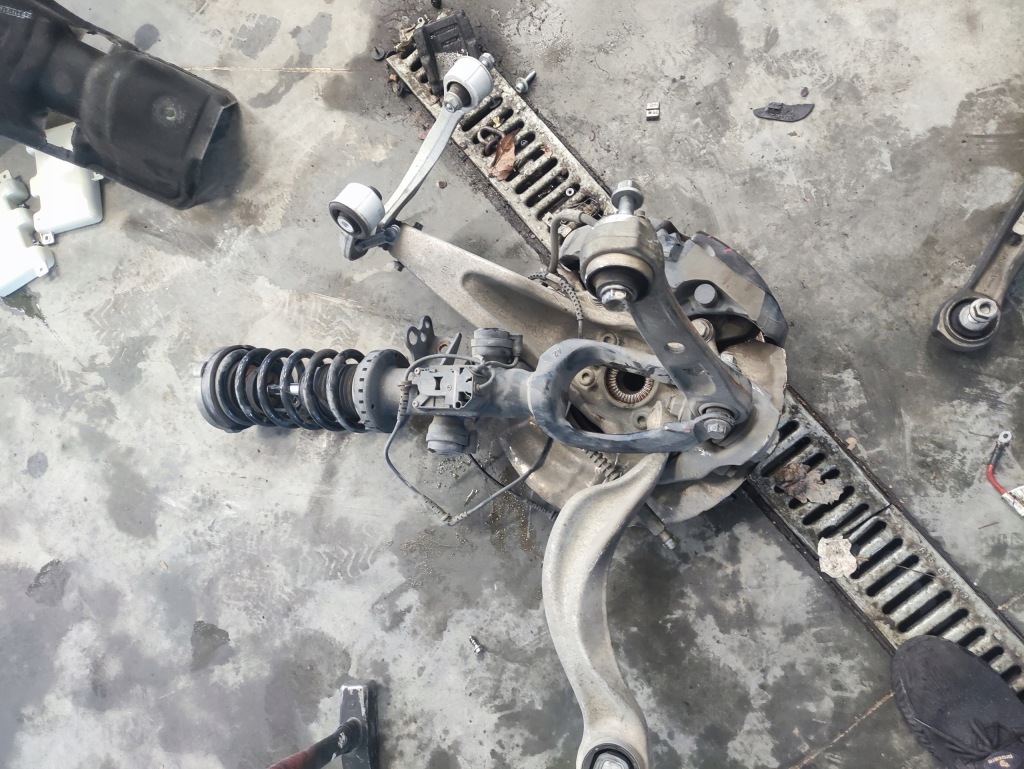 Подвеска поворотный кулак перед bmw 6 f06 xdrive usa v8 4x4 Киев