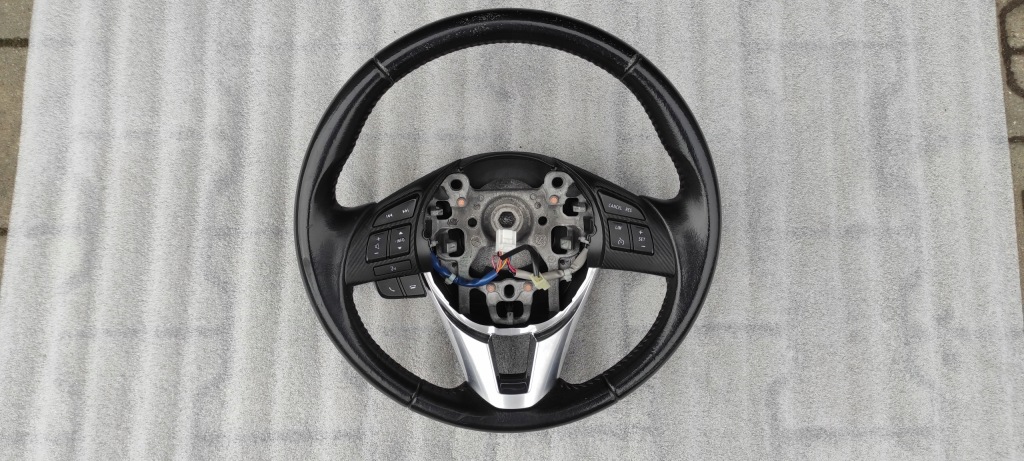 фото №1, Mazda 3 bm воздуховод кожа мультифункция czerwona nić rok 2014