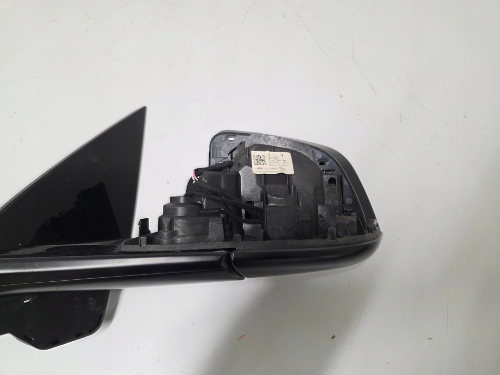 Дзеркало ліва tesla model y 11 pin p1647719-00-c Недорого