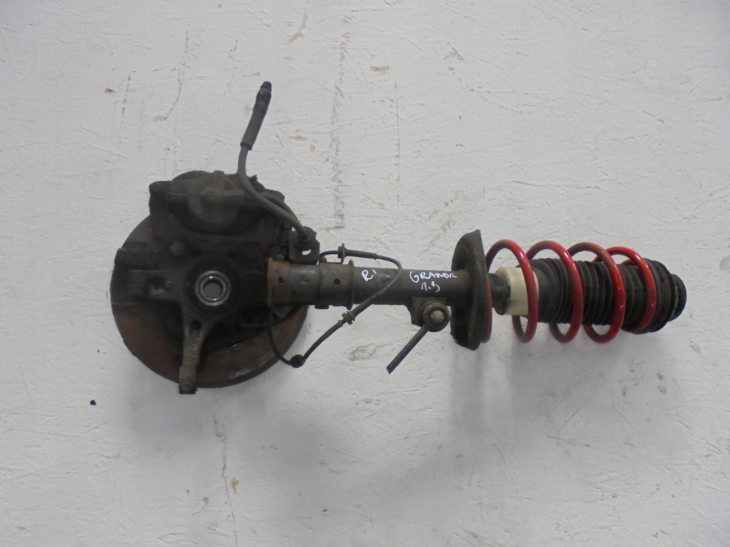 фото №1, Fiat grande punto evo поворотный кулак mcperson правый