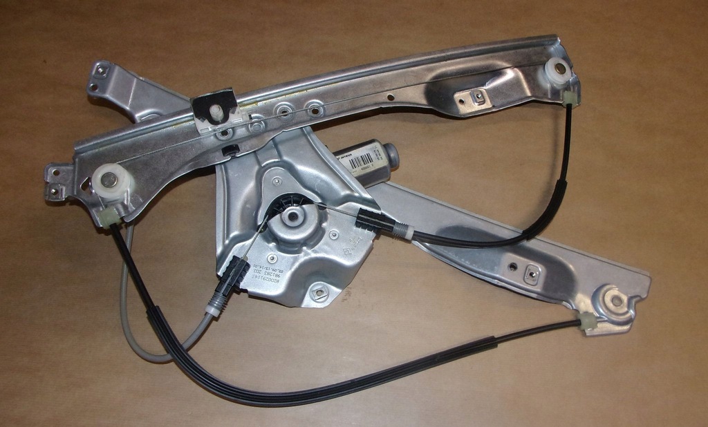 фото №1, Подъемник. стекло elekt. r clio iii правый перед 8200291147