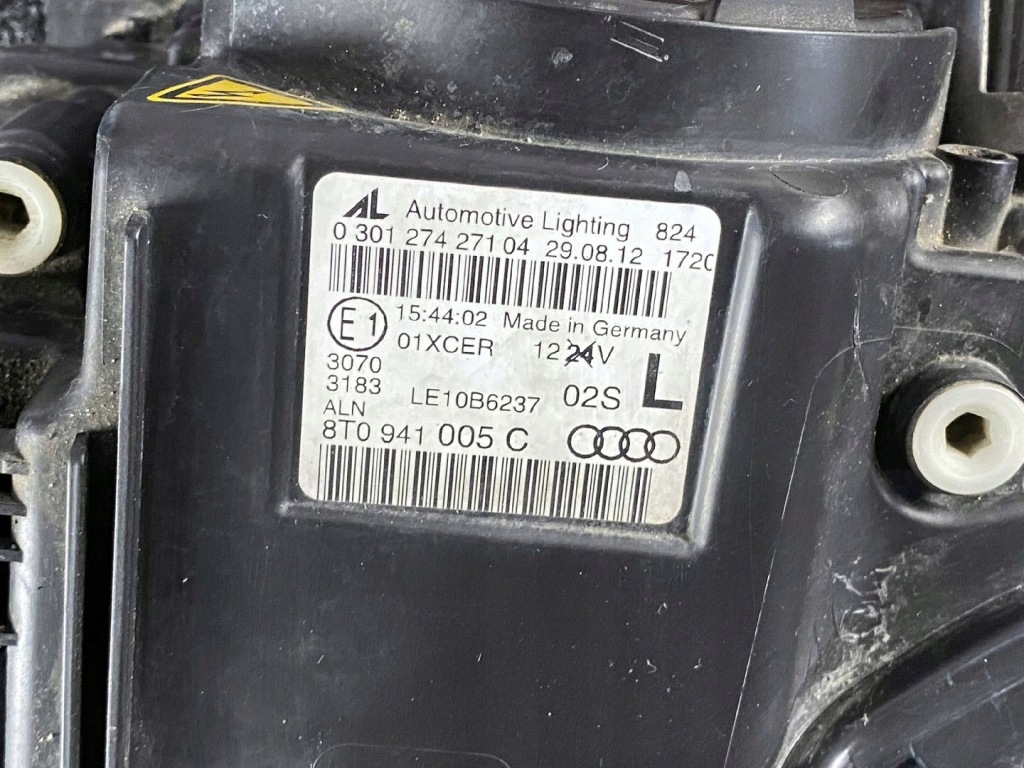 Audi a5 8t рестайлинг  фара ксенон led некрутящаяся левая перед передняя 8t0941005c Киев