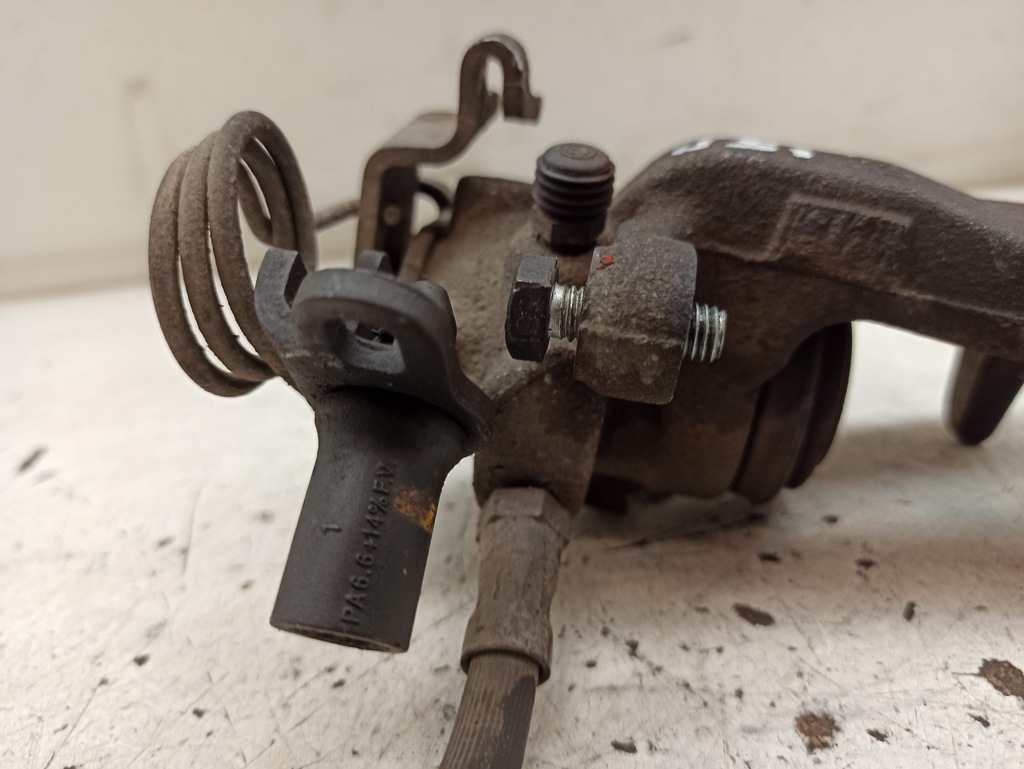 фото №9, Ford kuga mk1 2.0tdci левый задняя суппорт тормоза