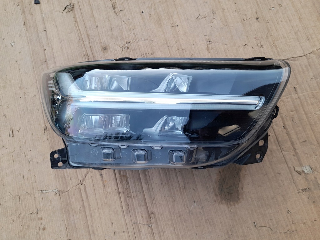 фото №1, Лампа правая volvo xc40 mid led