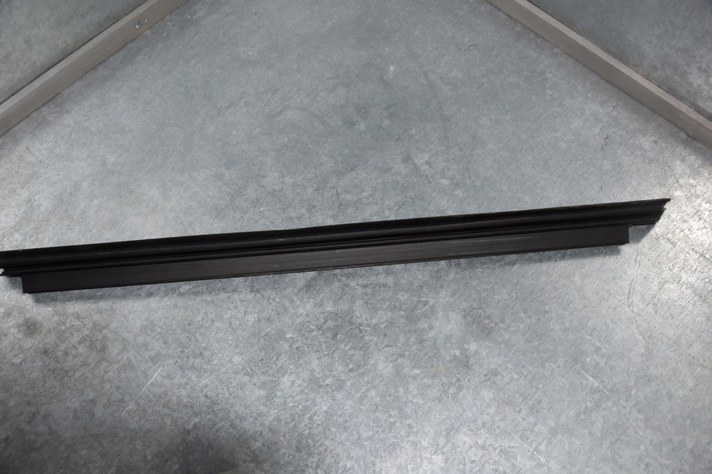 фото №1, Alfa romeo 159 молдинг стекло внутренняя левый правый перед