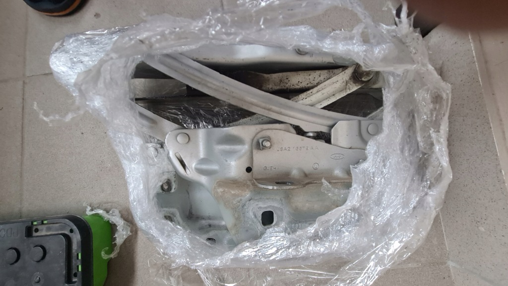 фото №1, Range rover velar петлі капот лівий правий