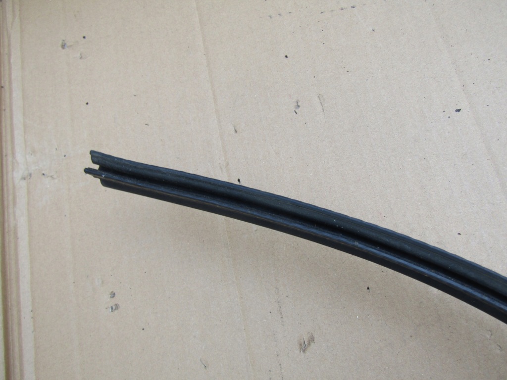 2 mercedes w124 прокладка жабо відсік двигуна Київ