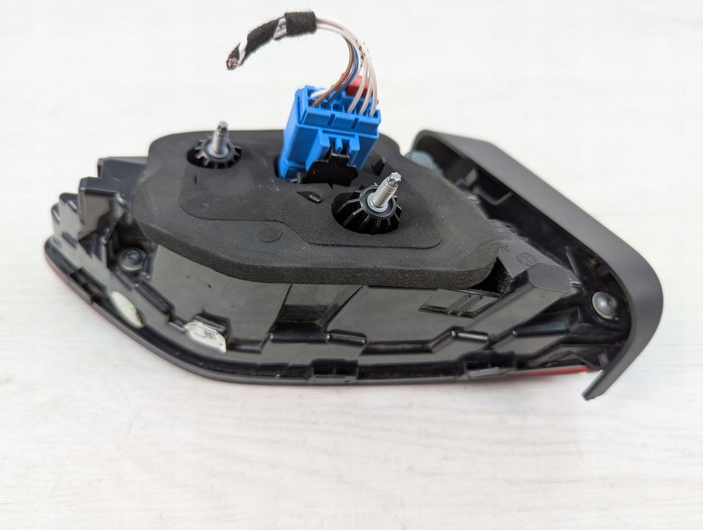 Лампа правый задняя правая задняя led vw passat b8 Киев