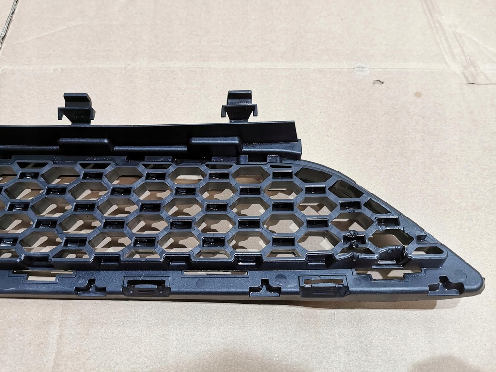 фото №15, Решётка средняя бампера перед передний jaguar f-pace hk8m-17h750-a