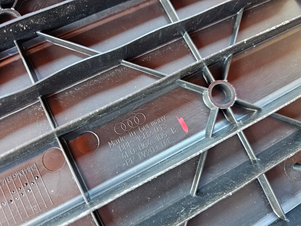 фото №12, Audi q7 4l ніша піддон багажника 4l0864105b