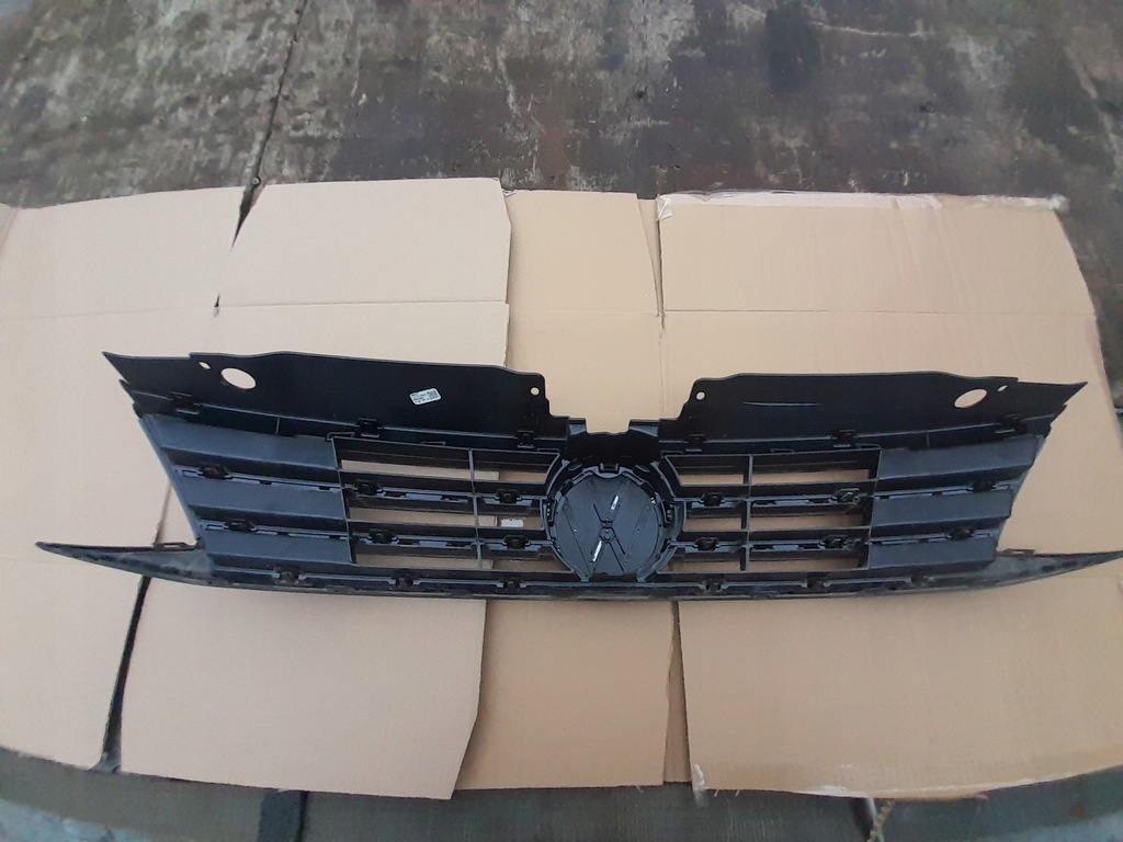 фото №5, Решётка радиатора, antrapa vw jetta 5c7 17r lc9a 12km