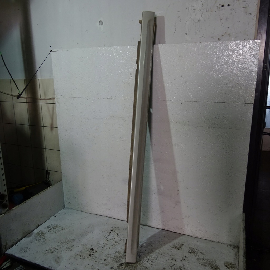 фото №1, Subaru legacy v kombi молдинг порог правая