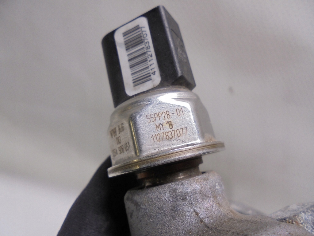 фото №15, Молдинг впрыскная трубка датчик audi a4 a5 q5 q5 a6 059130089bt 05a906051