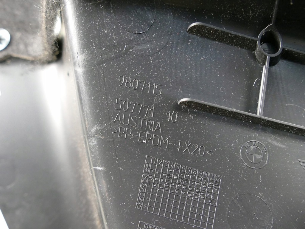 фото №9, Mini countryman s r60 обшивка багажника левый 9810911