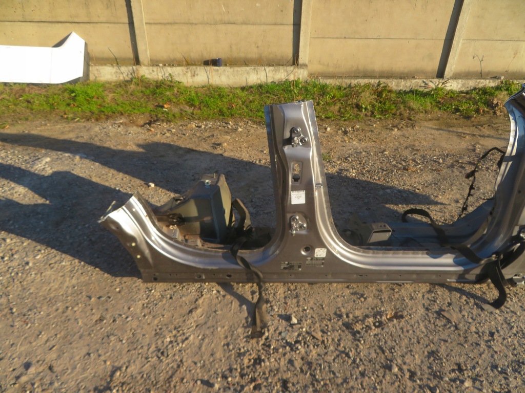 фото №3, Порог блок двигателя правый land rover range rover velar 22r