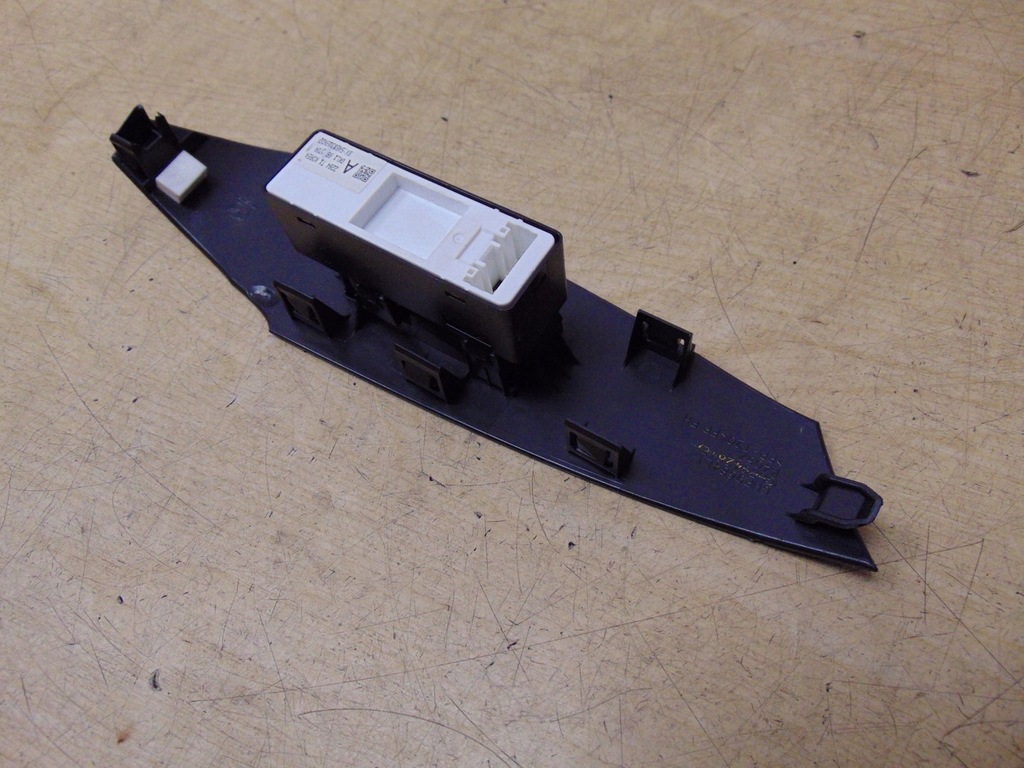 фото №8, Переключатель окон правый перед mazda 6 gj 2012-