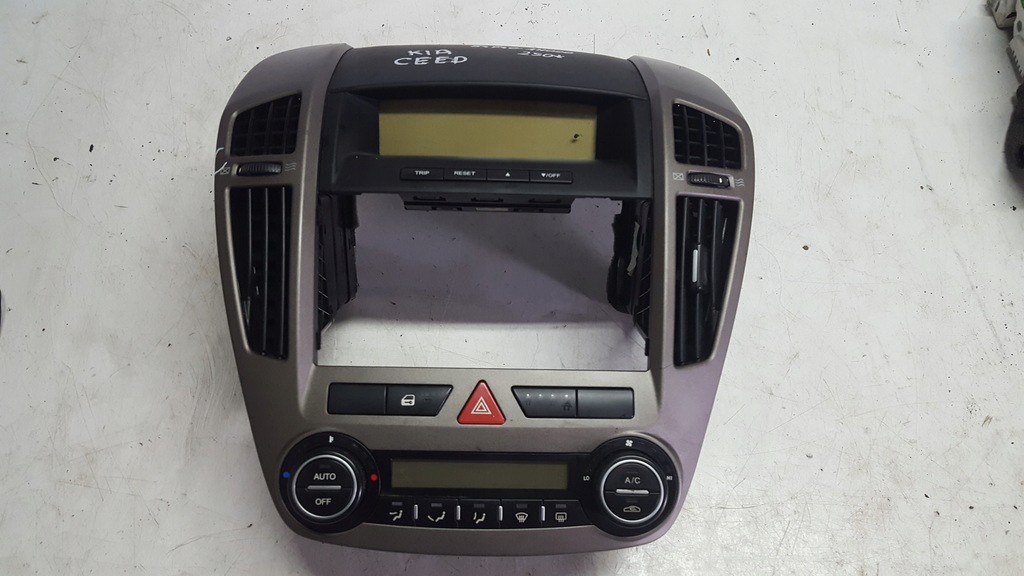 фото №1, Панель обдув рамка средняя радио kia ceed 84740-1h000