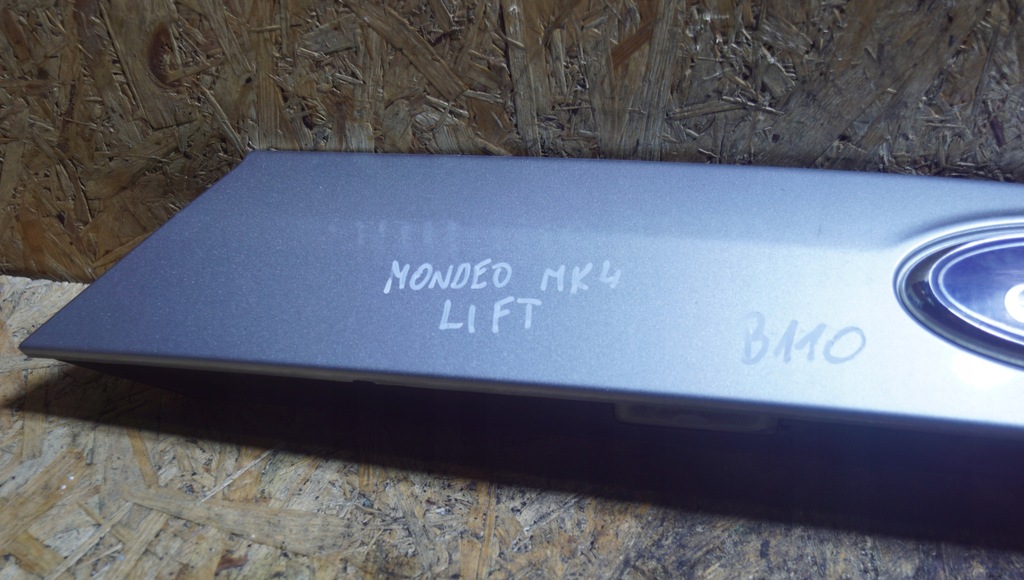 фото №5, Ford mondeo mk4 lift hb накладка кришки задня