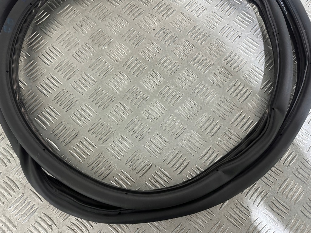 фото №5, Skoda fabia iii прокладка двері лівий перед водій 6v0867365h