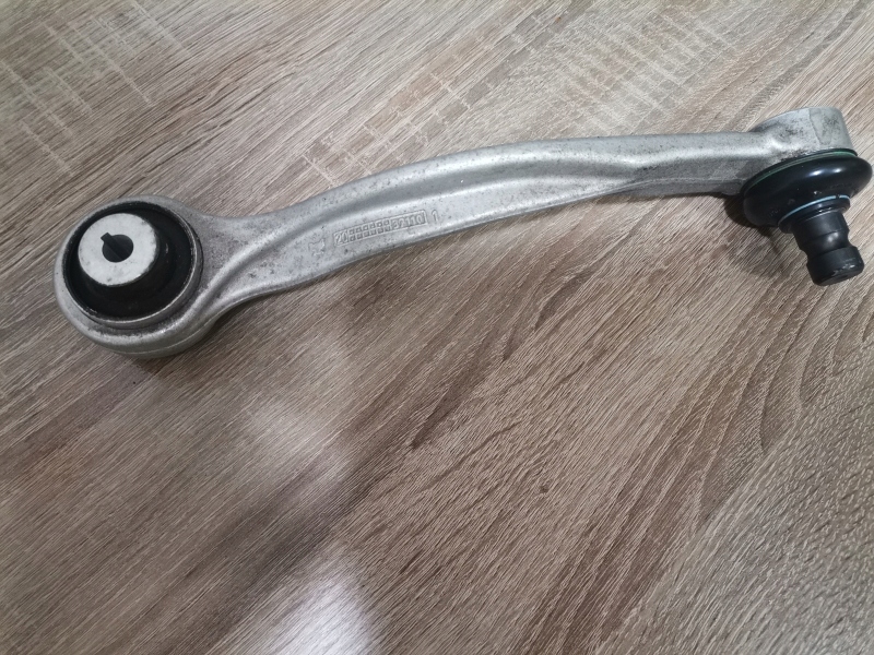 фото №1, Porsche cayenne 7p5 рычаг перед передний правый