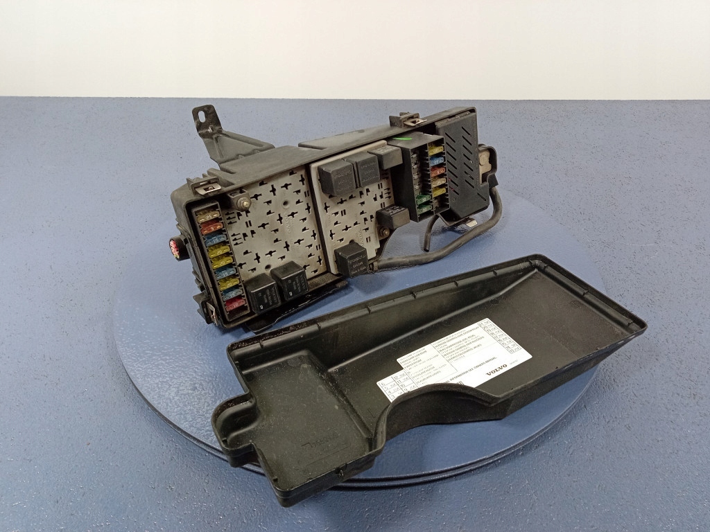 фото №1, Volvo s80 i 2.4 20v коробка предохранителей 9441607