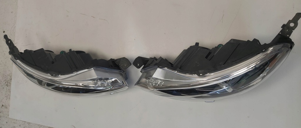 фото №3, Toyota proace лампа фара ксенон передняя перед левая оригинал