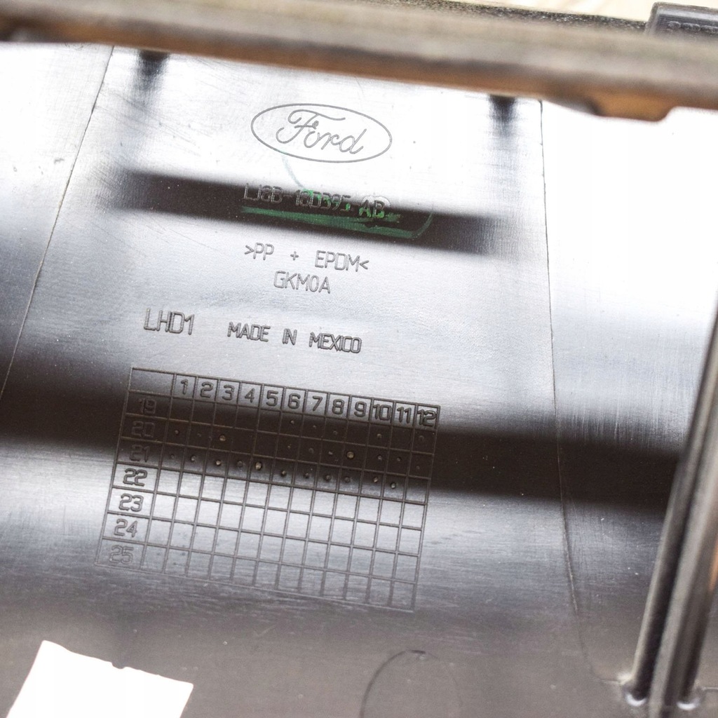 фото №7, Ford mustang mach-e 2022 часть трубы впуска воздуха