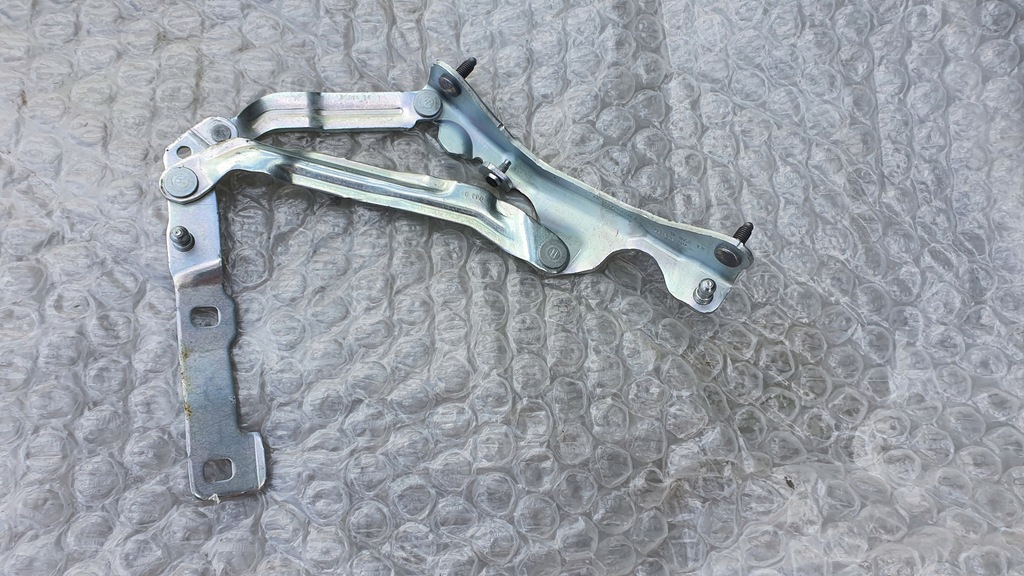 фото №1, Tesla 3 lift петля кришки багажника лівий автоматична коробка передач