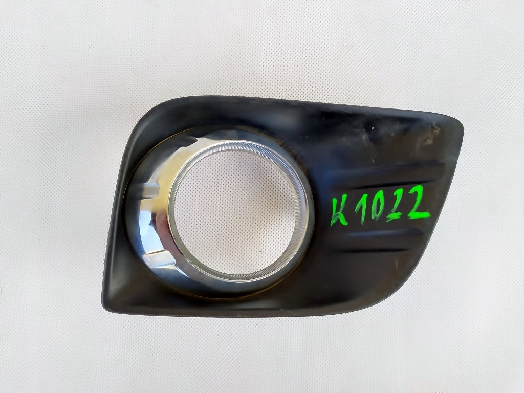 фото №1, Рамка решётка правый перед toyota land cruiser j150