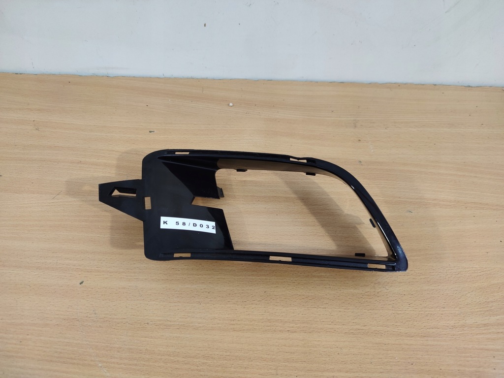 фото №1, Lancia phedra правая заглушка решётка бампера перед