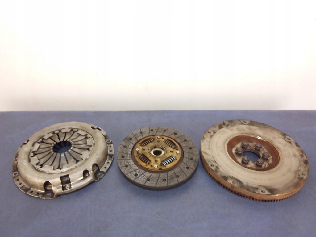 фото №1, Dacia duster i 1.6 зчеплення колесо маховик