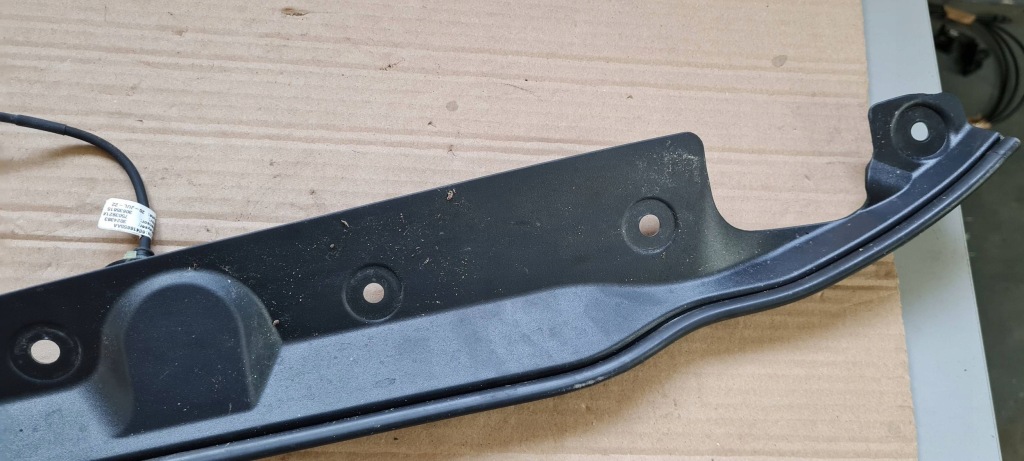 Chrysler pacifica 2022 накладка крышки датчик молдинг левая задняя 68416655 Цена