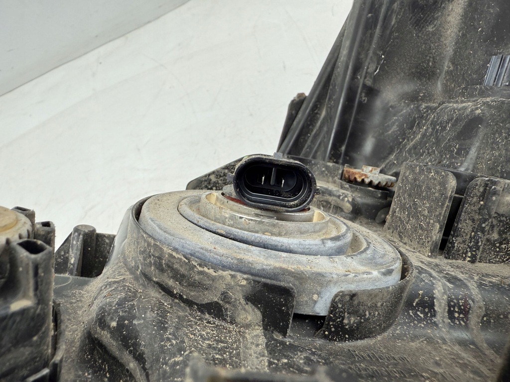 фото №16, Toyota hilux viii 2023 права сторона лампа передня