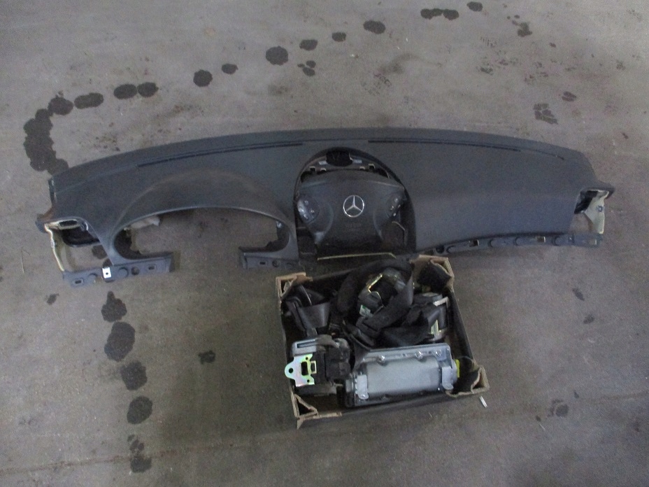 фото №1, Mercedes w211 консоль подушка безпеки ремені