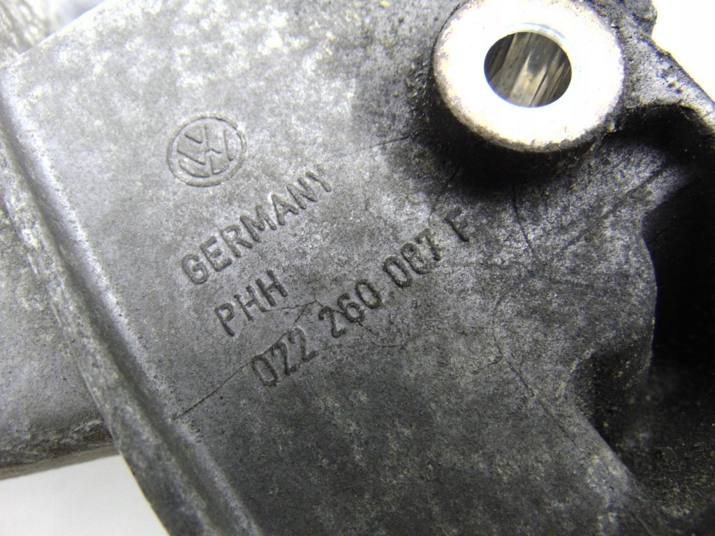 Купити Кронштейн тримач  генератора 022260087f cayenne touareg