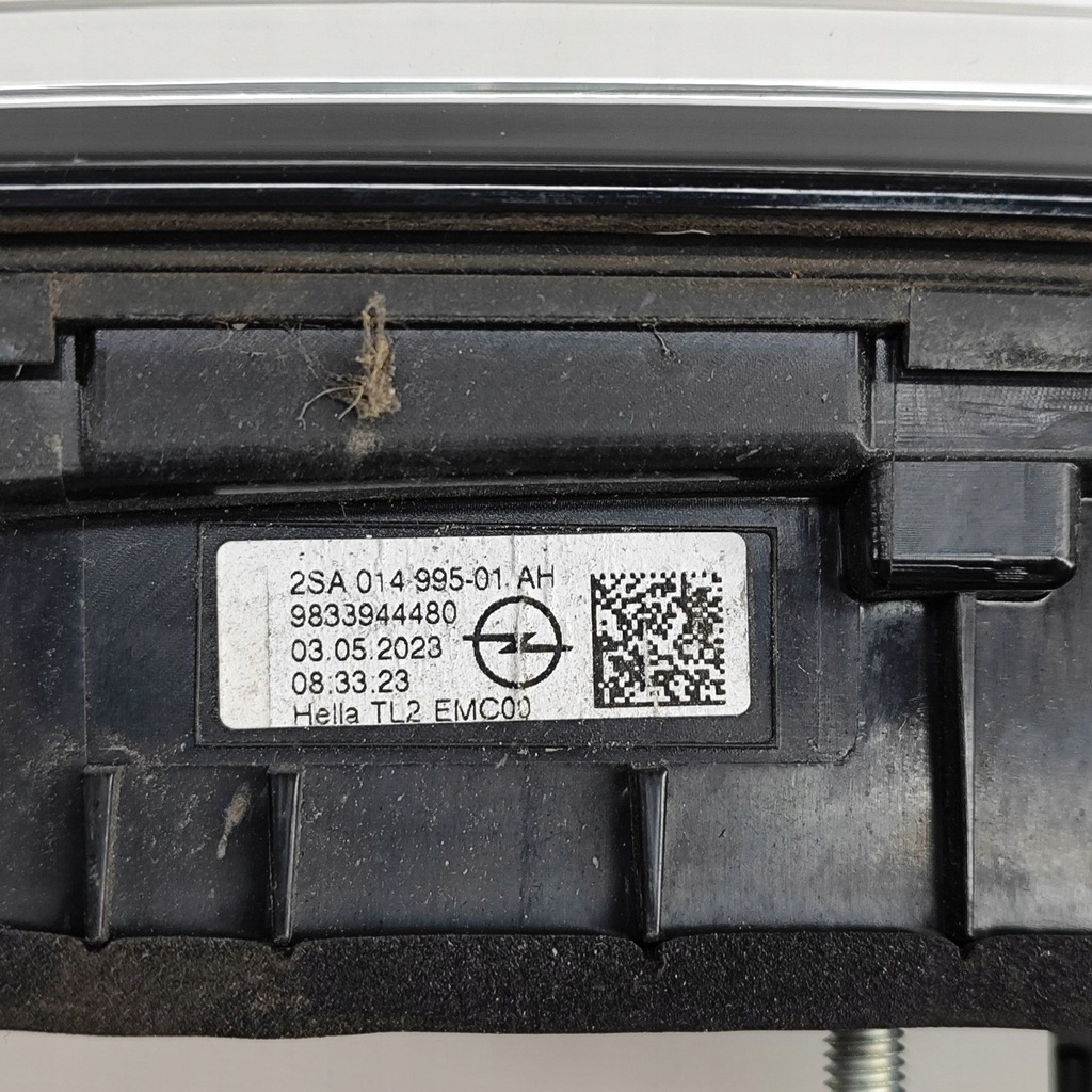 фото №7, Opel mokka b 2023 левая сторона лампы задний крышки багажника