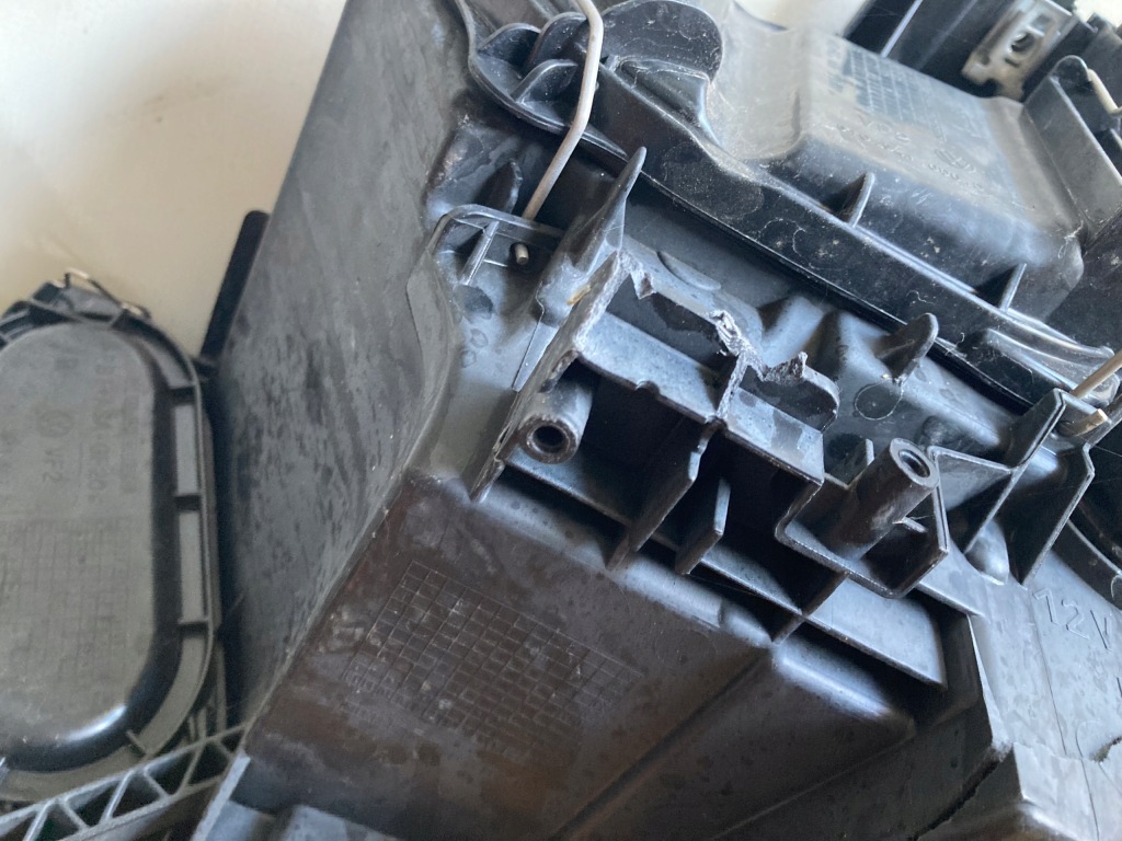 фото №13, Vw golf sportsvan lift 517941006d лампа права