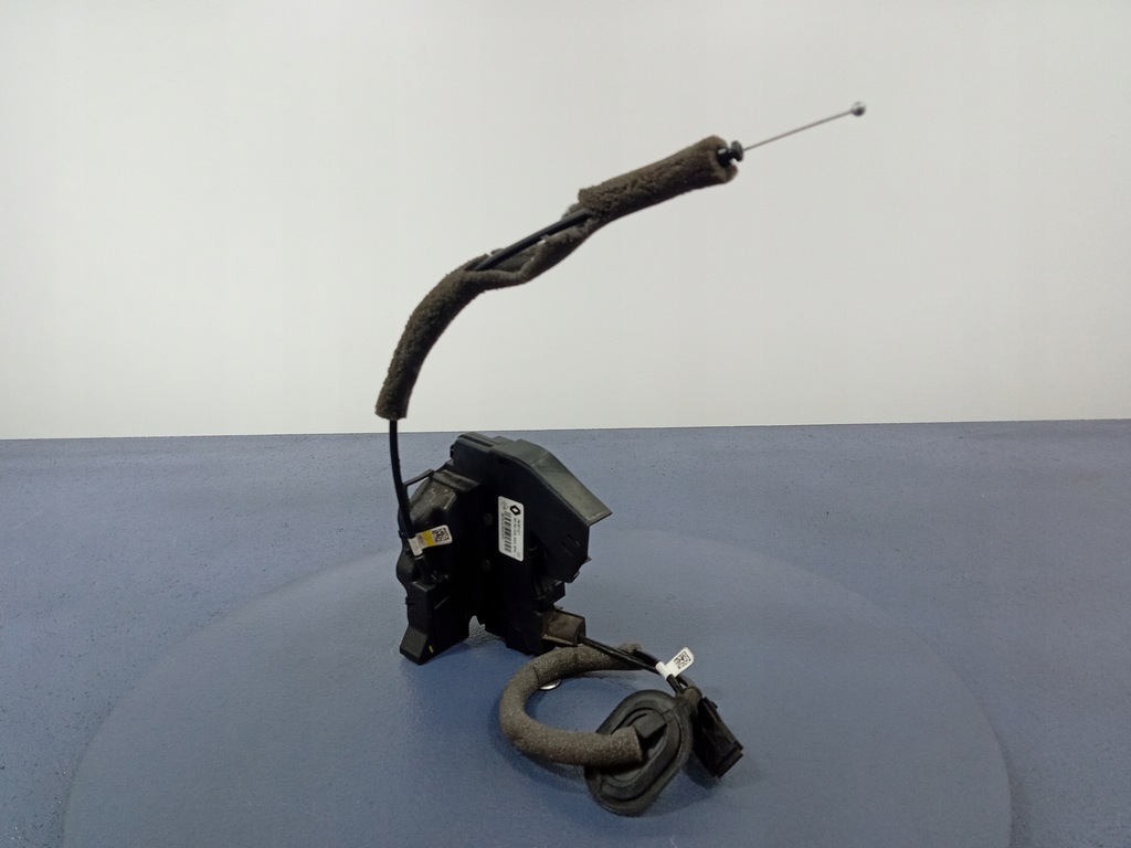 фото №4, Megane iv замок дверь задняя правый 4 pin 825028903r