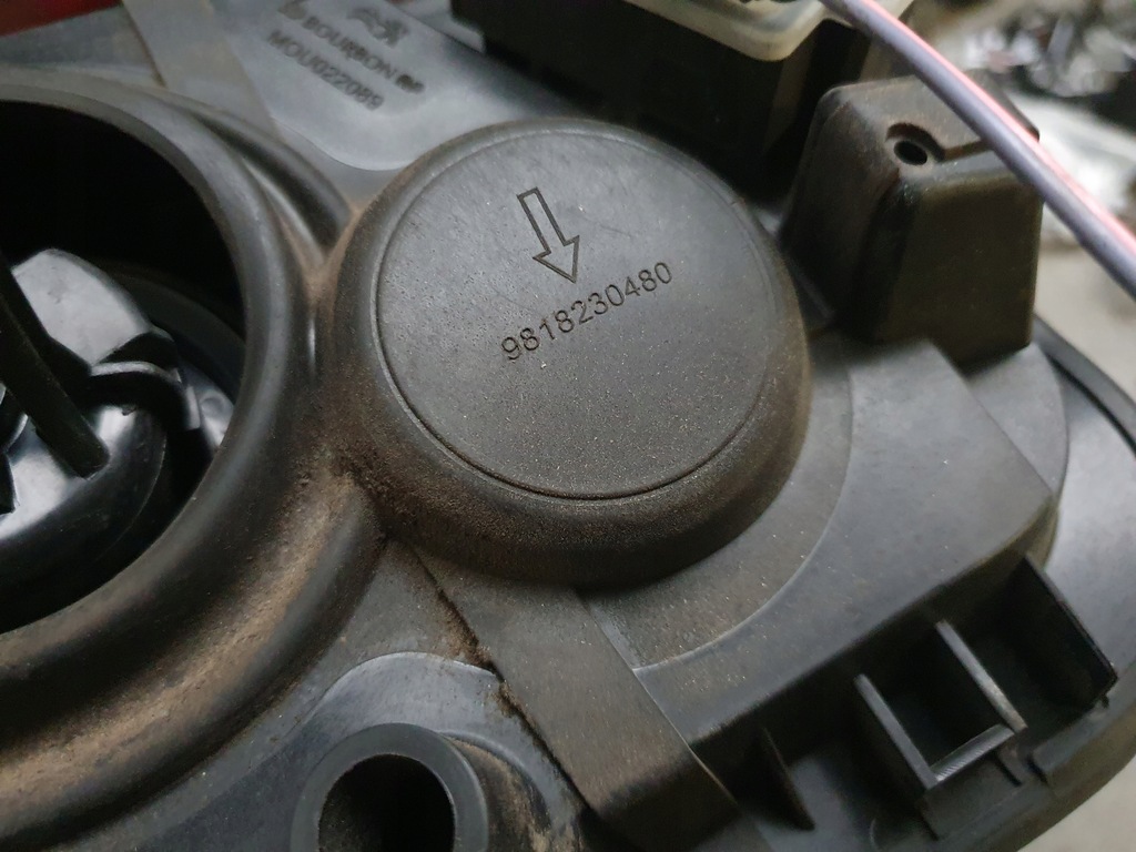 фото №11, Крышка заливной топлива привод крышка peugeot 308 ii t9 9818229080 kombi eegd