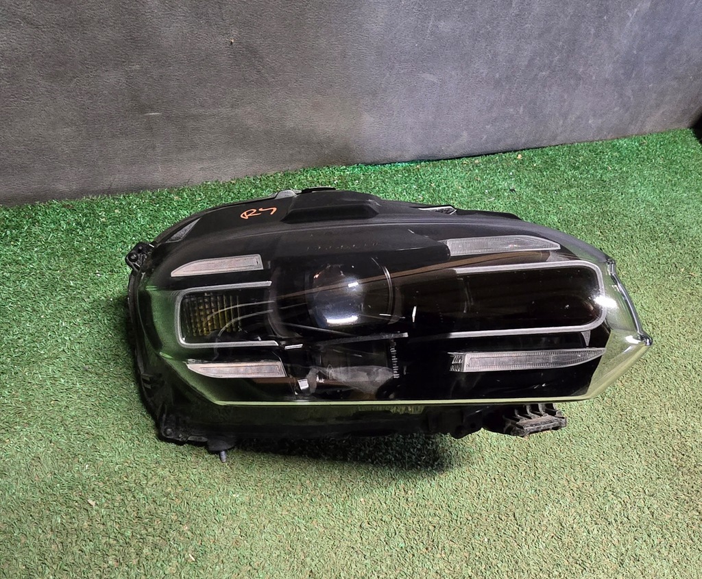 фото №1, Лампа права перед porsche taycan full led 9j1941032e