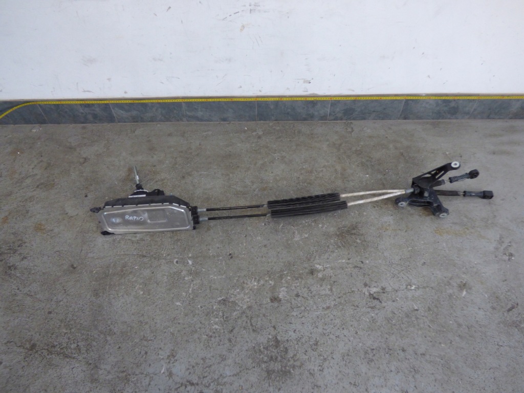 Кулиса тросы переключения передач 6ra711049d rapid 1.4 Оригинал